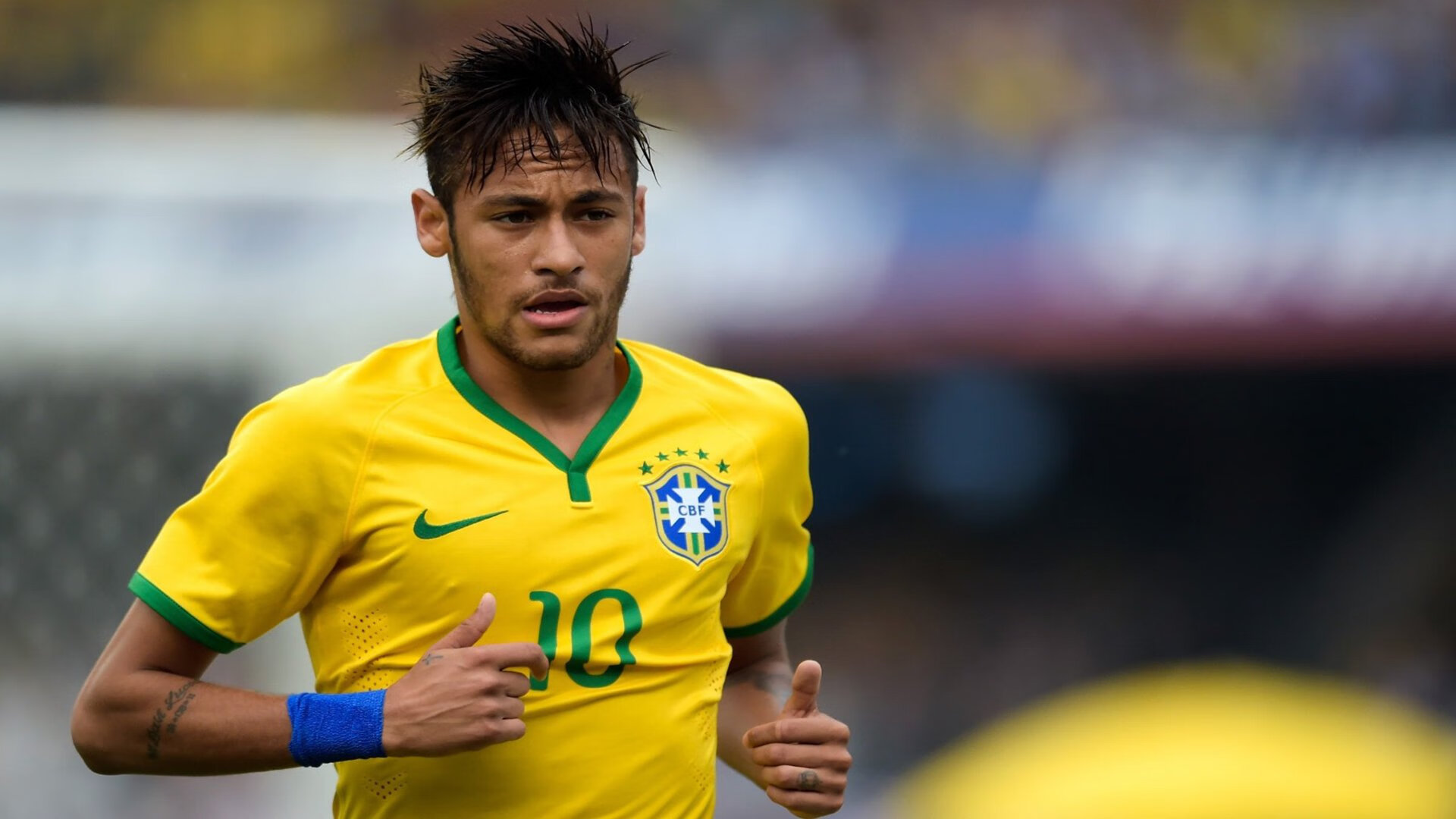 开云体育官方网站登陆-中国足球联赛引进高水平外籍裁判提升公平性，中国足球外籍球员归化